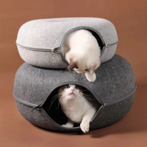 Interactive Basket Cuddly Cat Bed