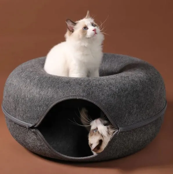 Interactive Basket Cuddly Cat Bed