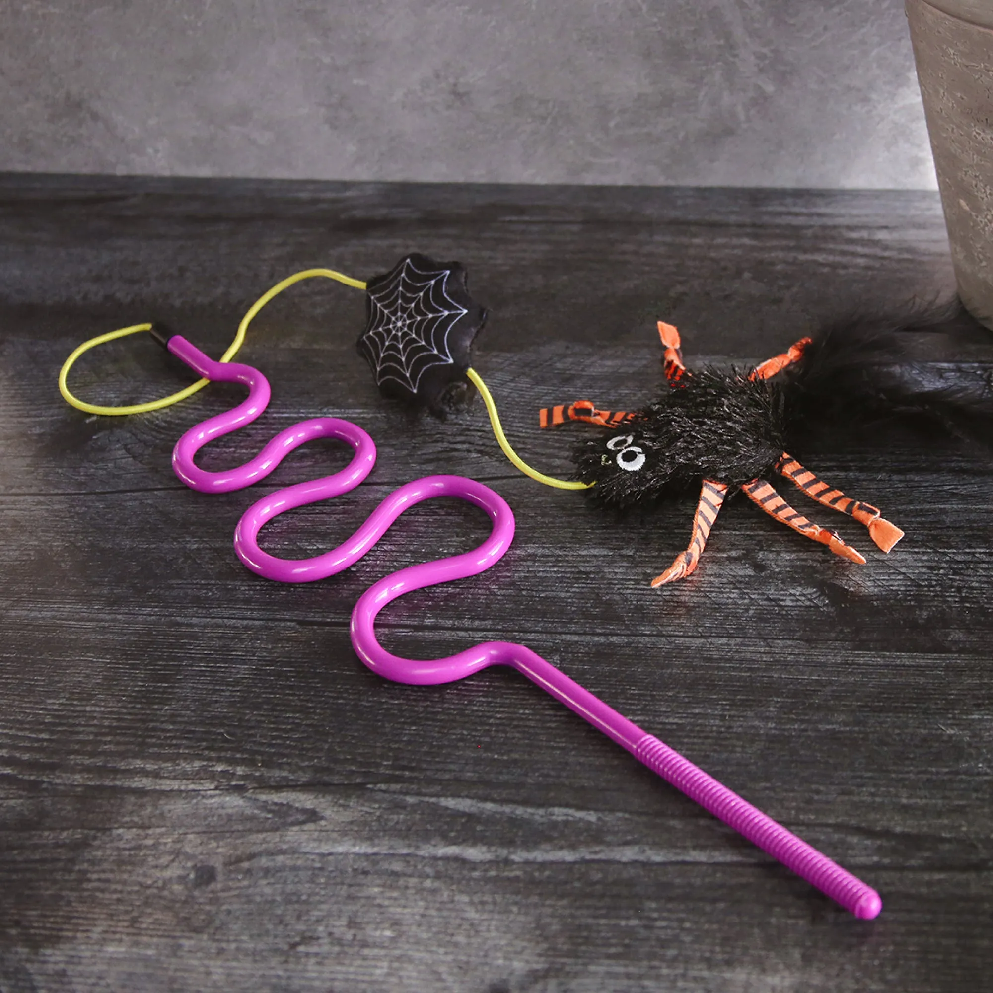 Mad Cat Creepy Crawly Wand